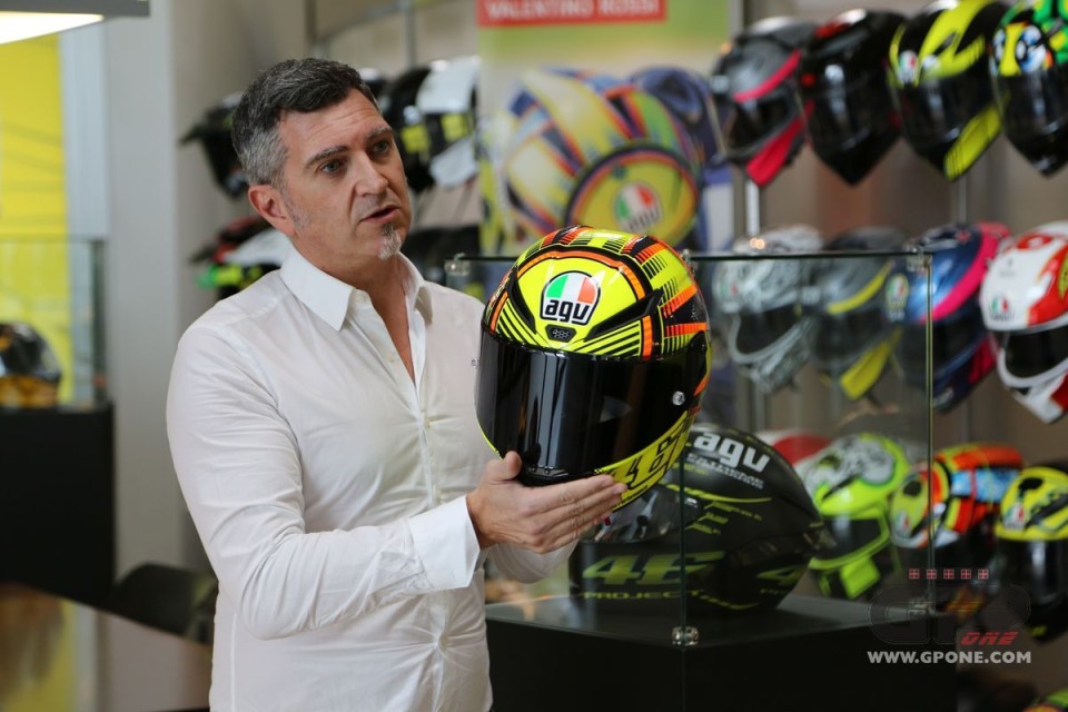 Moto - News: Tutti i segreti del casco di Valentino Rossi