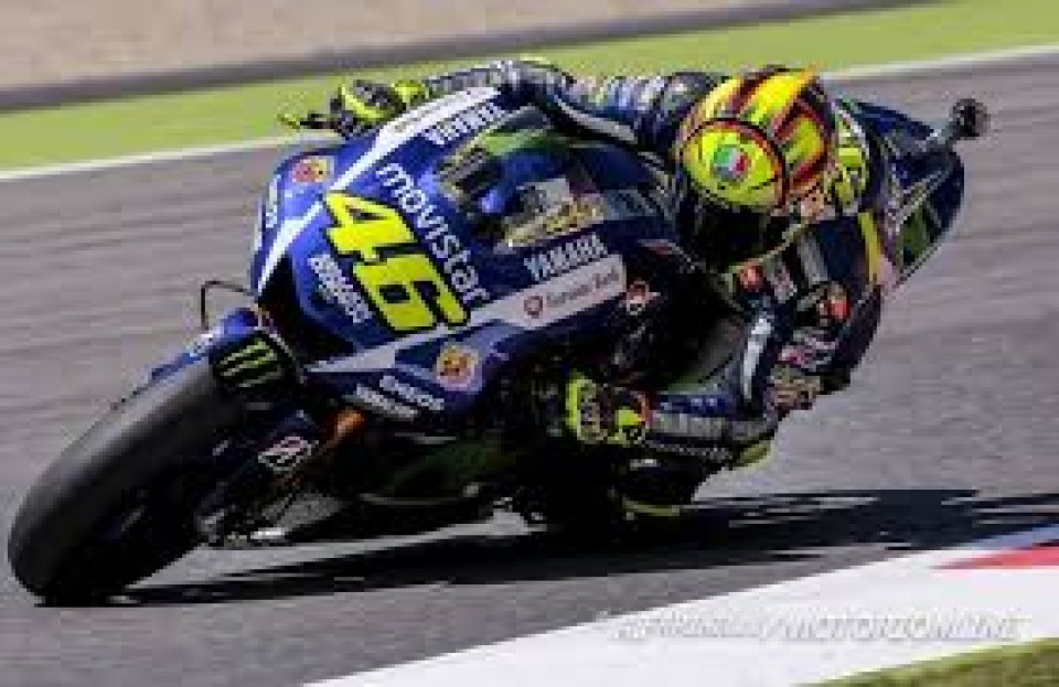 Rossi snatches pole at Jerez