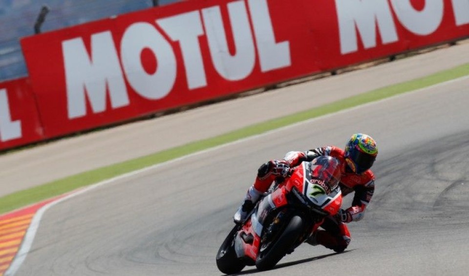 Aragon: Ducati roars to victory with Davies in Race 1