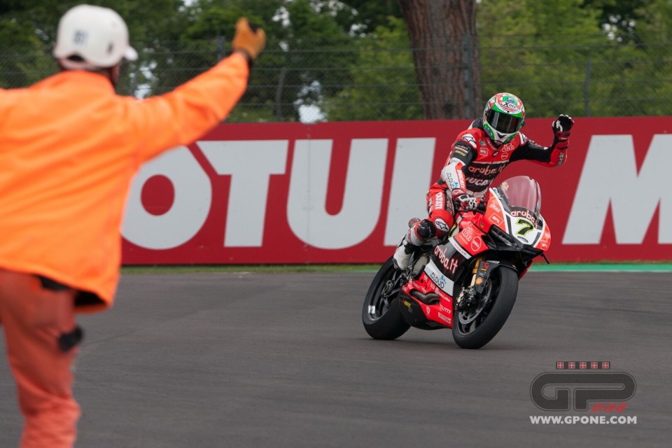 Davies does the double at Imola