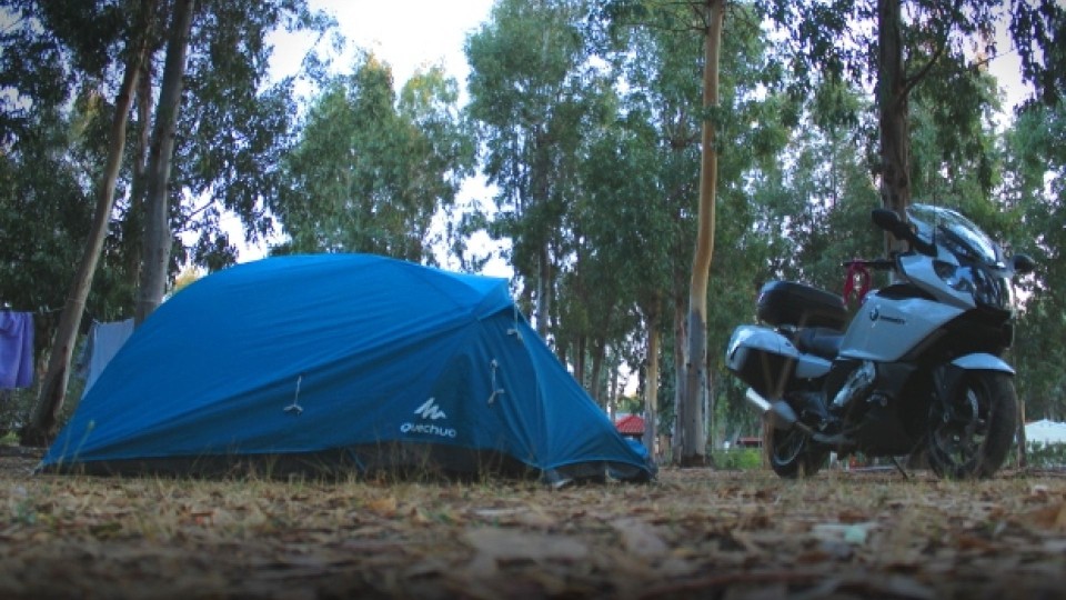 Moto - News: 6 consigli utili per viaggiare in moto con la tenda