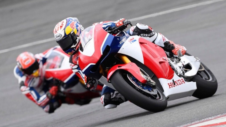 Moto - News: Marquez e Pedrosa in sella alla RC 213 V-S