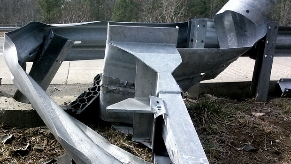 Moto - News: Si schianta contro un guardrail in pessime condizioni: nessun risarcimento!