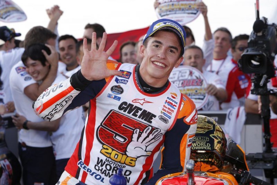 Marc Marquez, il Mondiale in dieci scatti