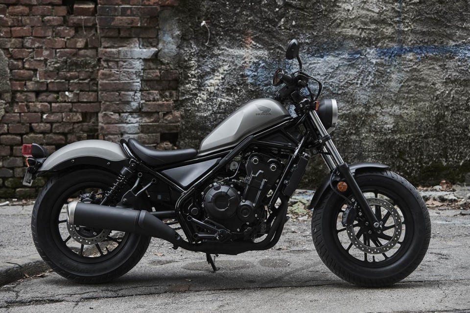 Moto - News: Honda CMX500 Rebel my17: la piccola anticonformista