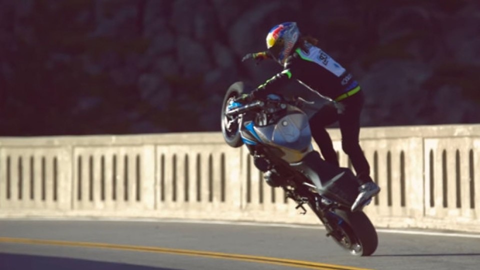Moto - News: Le evoluzioni dello stuntman Aaron Colton sul Donner Pass [VIDEO]