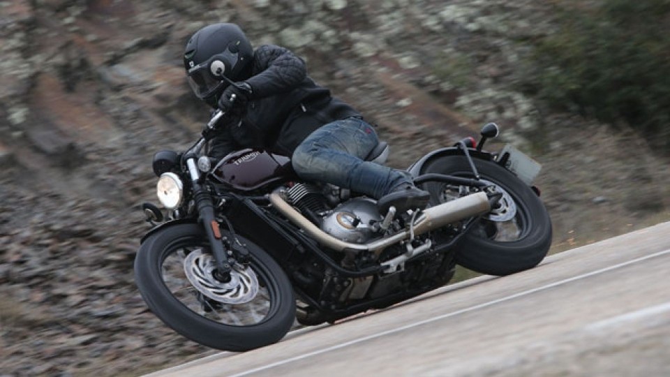 Moto - Test: Triumph Bonneville Bobber 2017 - TEST