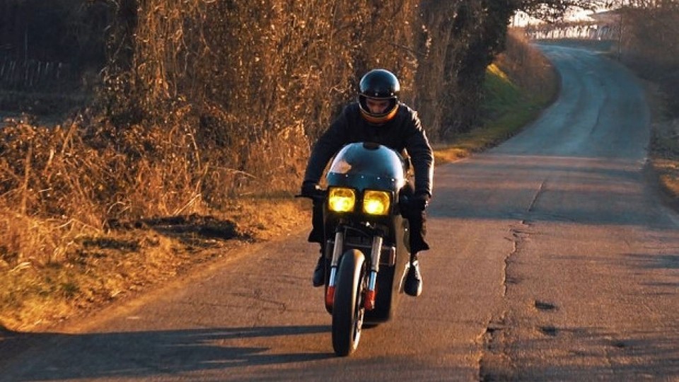 Moto - News: Apache Custom Motorcycle Midnight Runner: elettrica romantica [VIDEO]