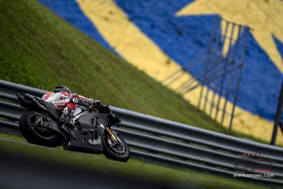 MotoGP: Pirro and his 'brothers': testers in action in Sepang
