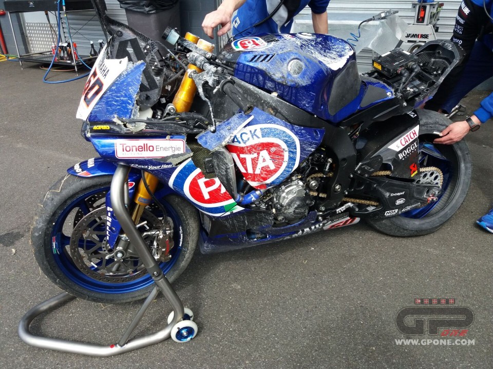 SBK: van der Mark, what a crash! Destroys the Yamaha