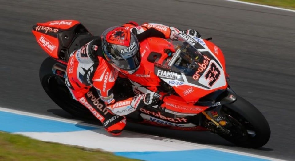 SBK: Test Phillip Island: Melandri stupisce, solo Rea lo precede