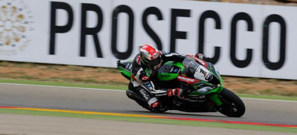 SBK: Davies throws it away, fifth win for Rea. Melandri second