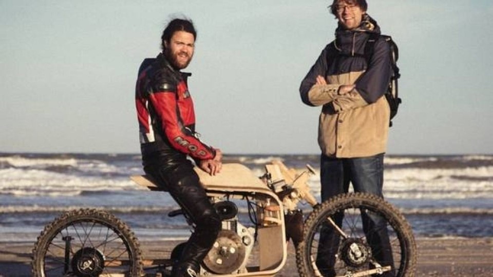 Moto - News: Ritsert Mans crea una moto alimentata da olio di alghe [VIDEO]