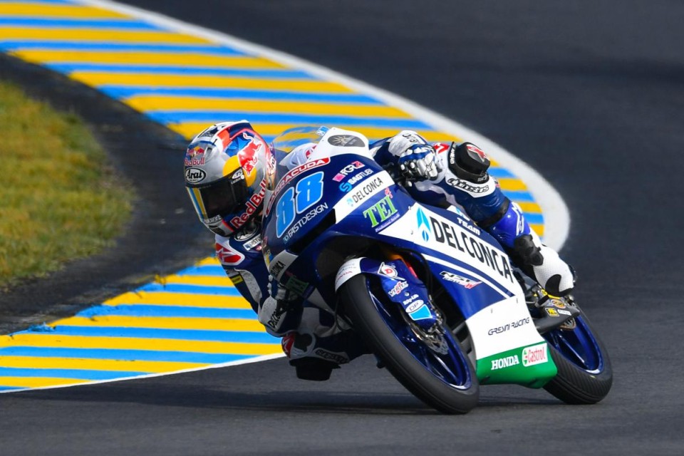 Moto3: Martin si prende la pole davanti a Bulega a Le Mans