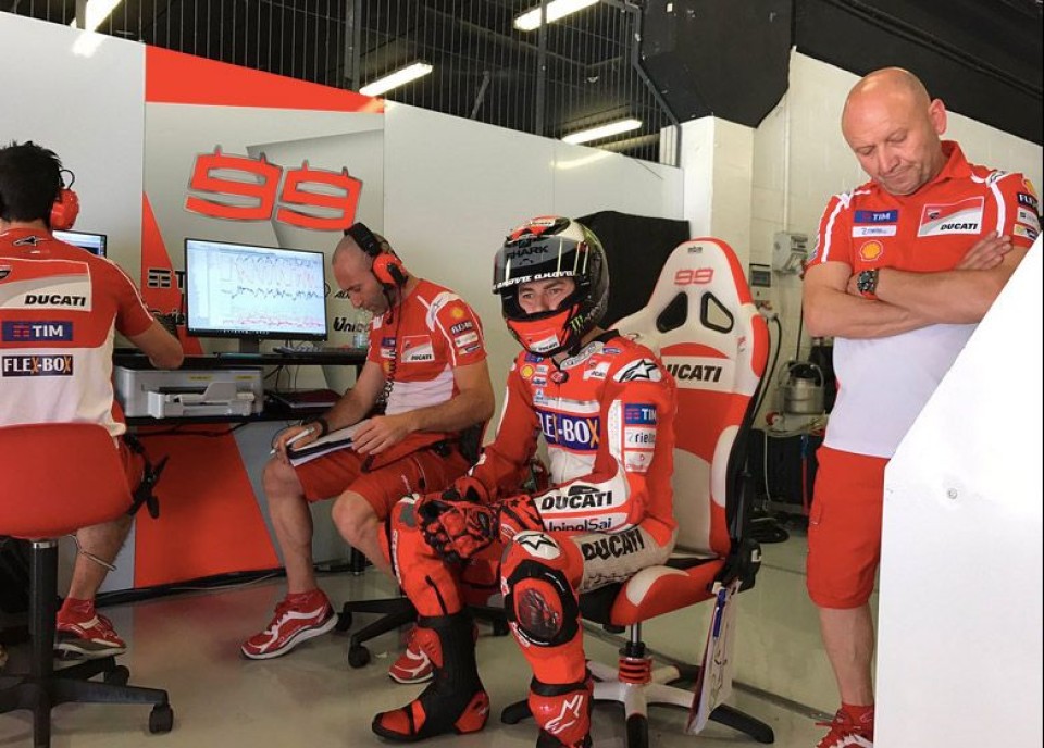 MotoGP: Test Barcellona: Lorenzo il più veloce al mattino 