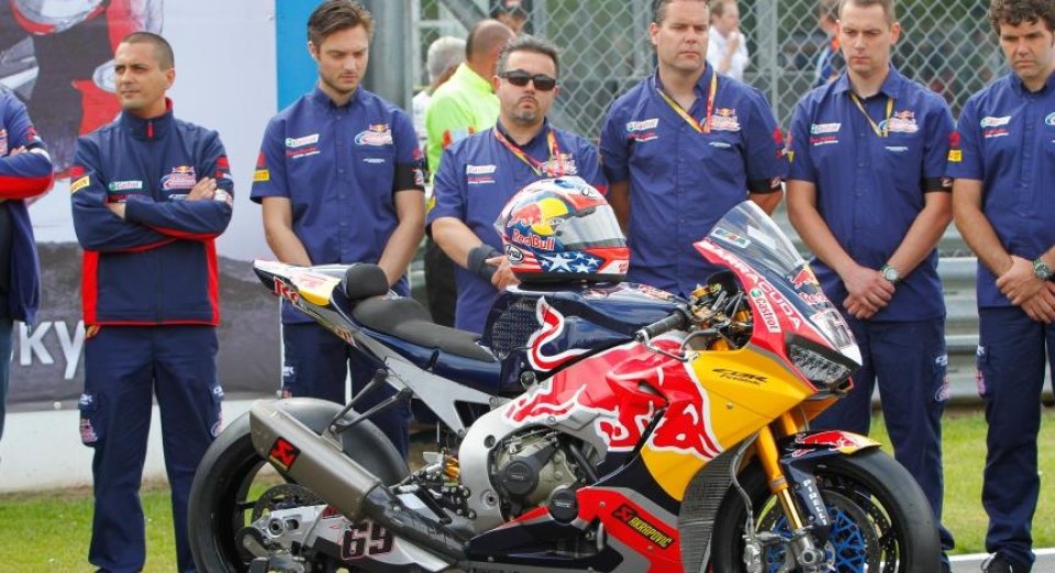 SBK: L'ultimo saluto per Hayden a Donington 