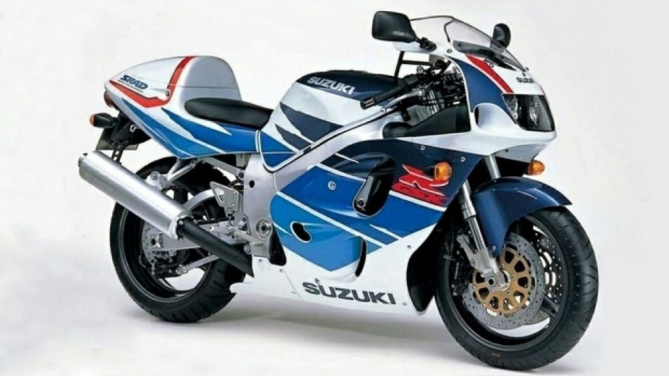 Moto - News: Suzuki GSX-R 750 'SRAD': la rivoluzionaria