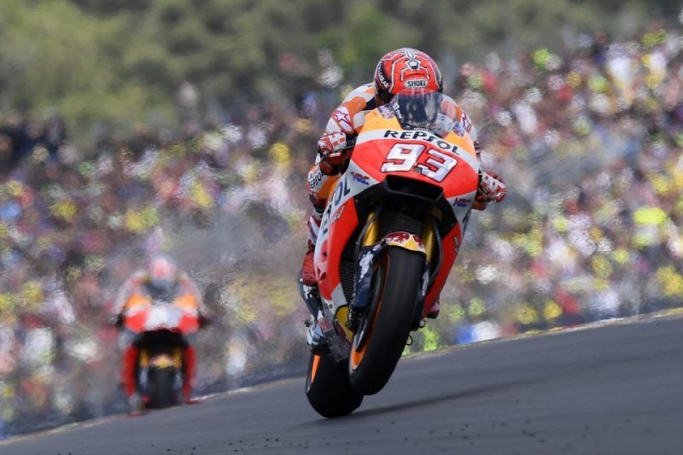 MotoGP: L&#039;asfalto bagnato rallenta la FP1 a Barcellona: 1° Marquez