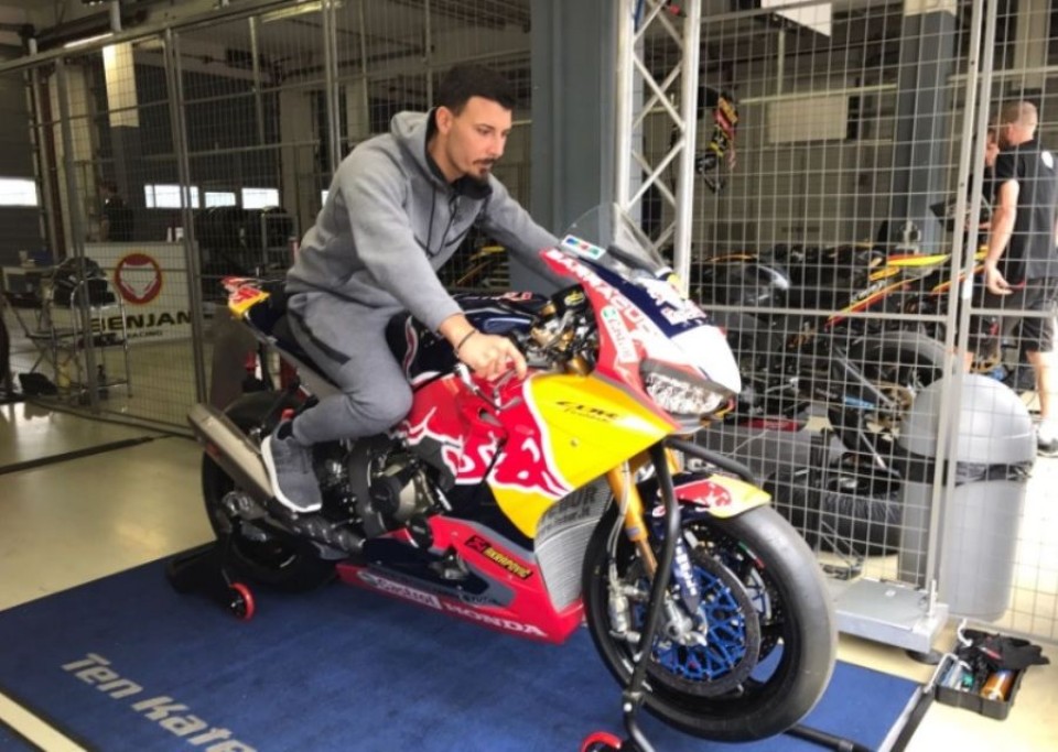 SBK: Giugliano-Honda: primo contatto al Lausitzring