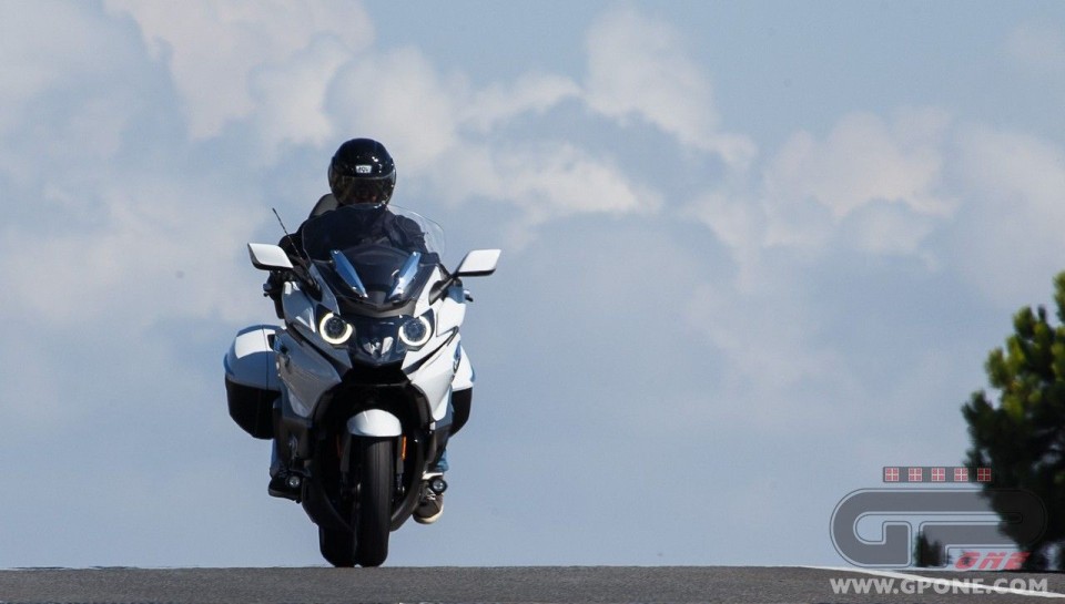 Moto - Test: BMW K 1600 GTL: globetrotter in salsa Lounge