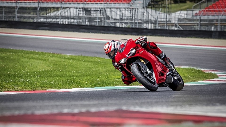 Moto - News: Ducati Traction Control EVO, ora disponibile per tutte le 1299 Panigale