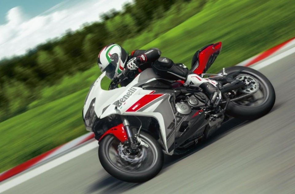 Moto - News: Benelli 302R: la 