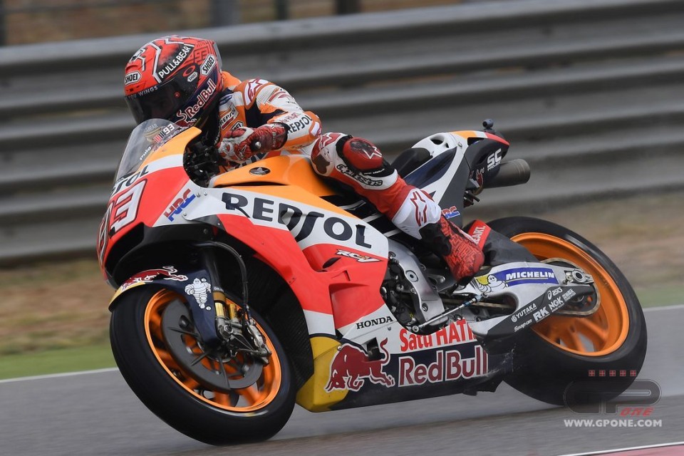 MotoGP: FP1: Marquez incanta sull'acqua, 2° Espargarò su Aprilia