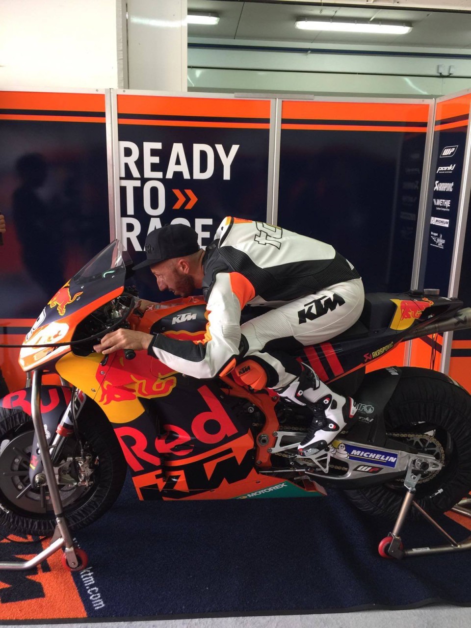 MotoGP: Cairoli prende le misure alla KTM MotoGP MotoGP: Cairoli prende le misure alla KTM MotoGP