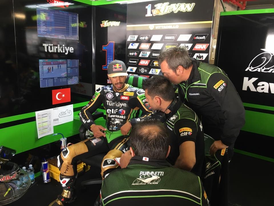 SBK: FP3, SSP: Sofuoglu anfibio a Magny-Cours, 13° Caricasulo