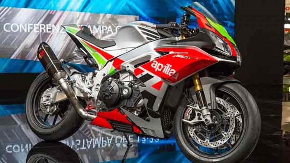 Moto - News: Aprilia RSV4, ad Eicma 2017 il Racing Factory Works kit