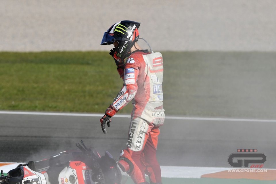 MotoGP: Lorenzo: &quot;Sono rimasto davanti per tirare Dovizioso&quot;