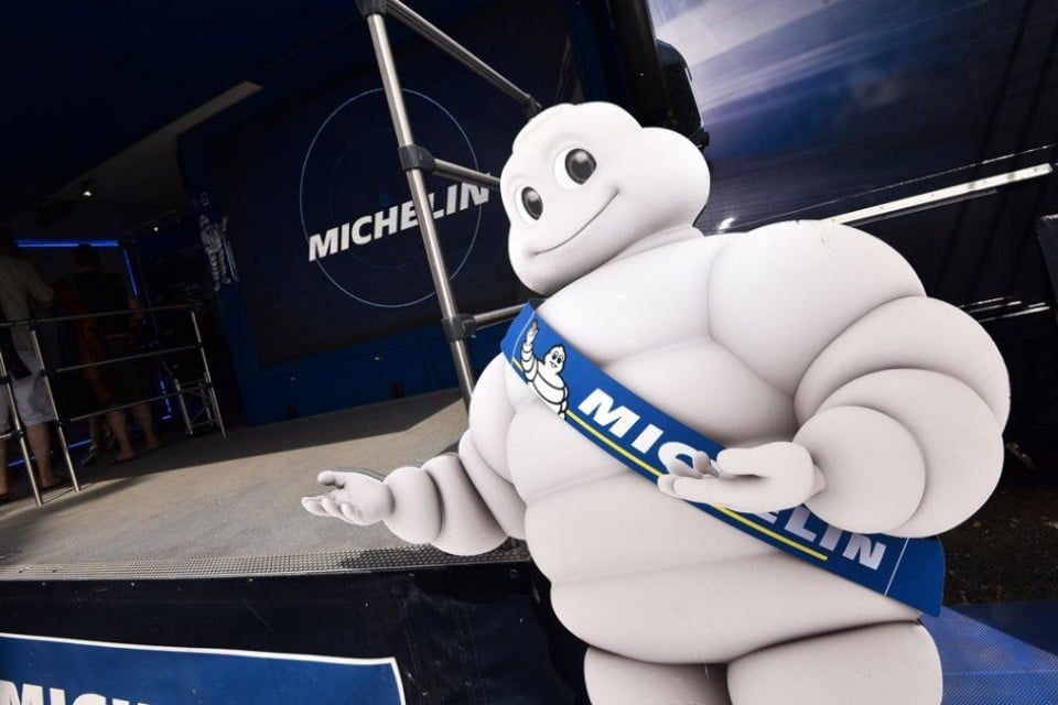 MotoGP: Michelin: a Valencia servono gomme asimmetriche