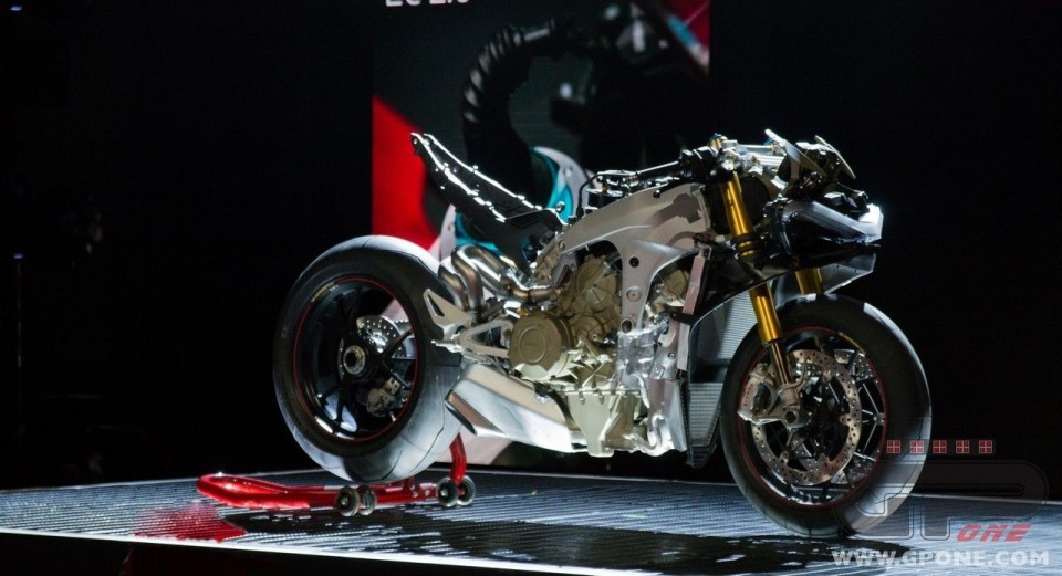 Moto - News: Eicma 2017, Ducati Panigale V4 S: la nuda arte