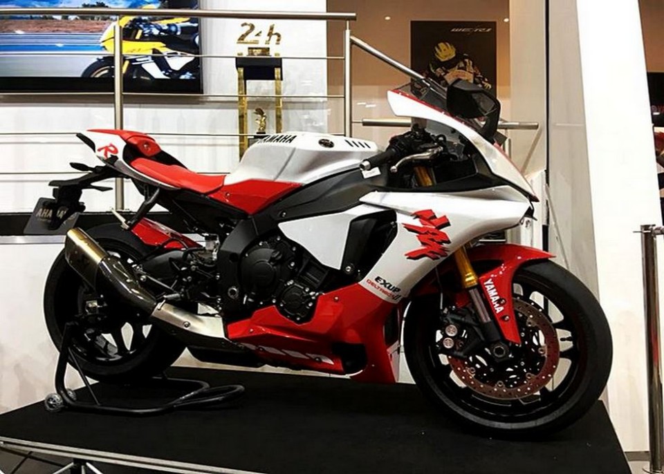 Moto - News: Al Motorcycle Show si festeggiano i 20 anni della R1