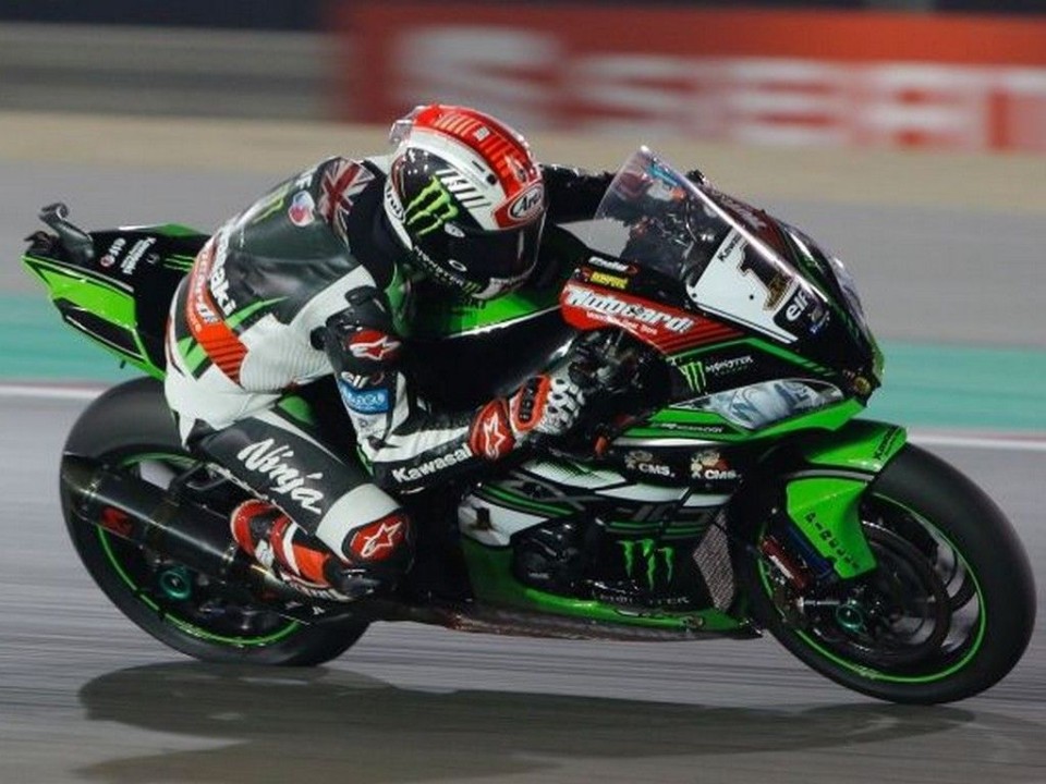 SBK: Pole con record di Rea a Losail, 4° Savadori