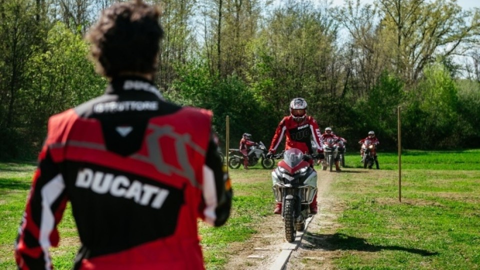 Moto - News: Ducati Riding Academy 2018, tornano i corsi per tutti i motociclisti