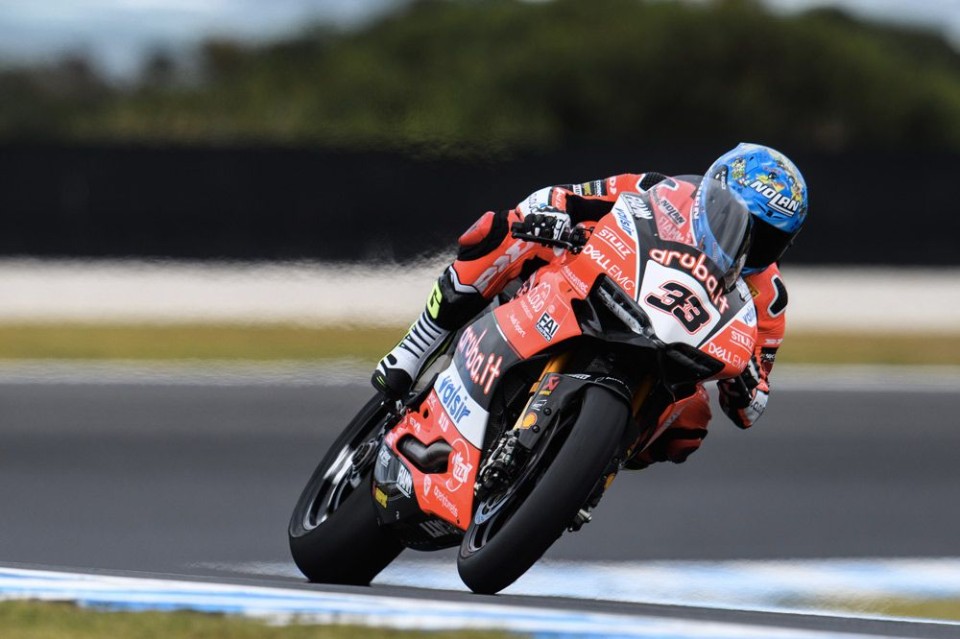 SBK: Test: Melandri squares up to the Kawasakis at Phillip Island