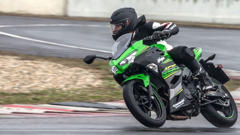 Moto - Test: Kawasaki Ninja 400 - TEST