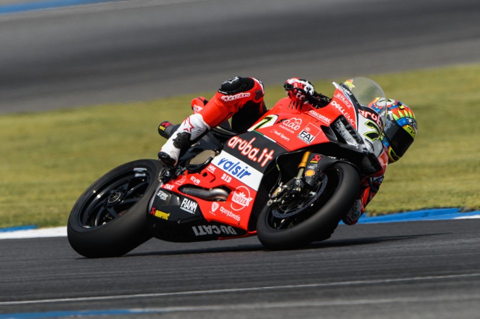 SBK: Davies breaks the spell and wins at Buriram, Melandri 7th