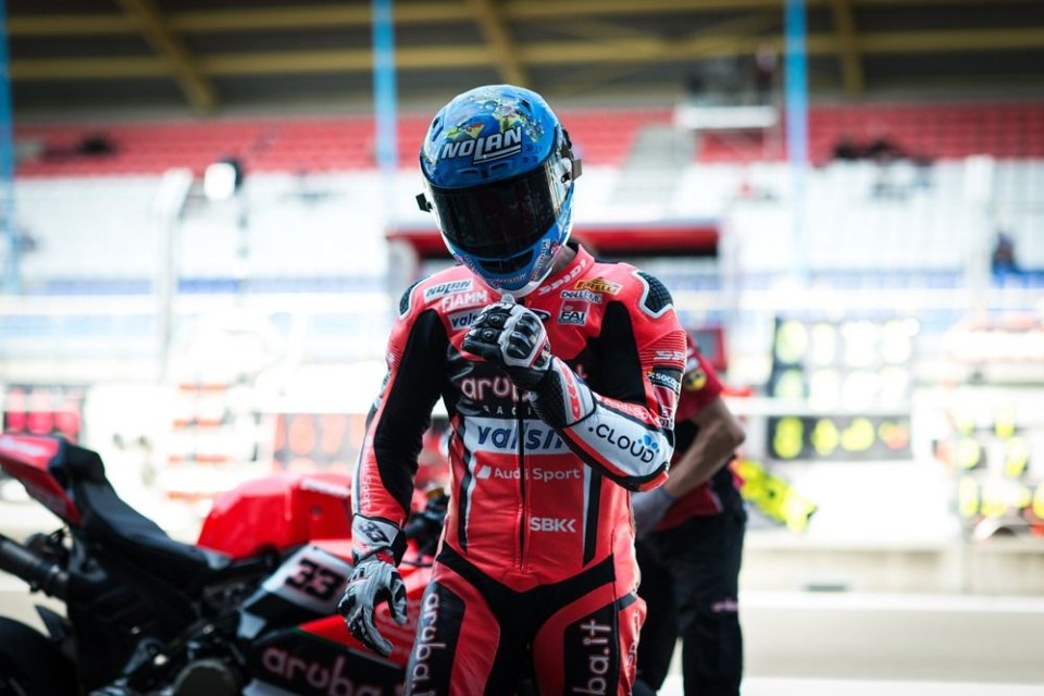 SBK: Melandri: adesso la Ducati non sbacchetta più