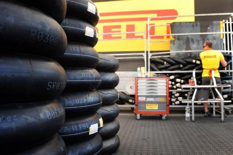 SBK: Pirelli sfoggia ad Assen una nuova gomma anteriore slick
