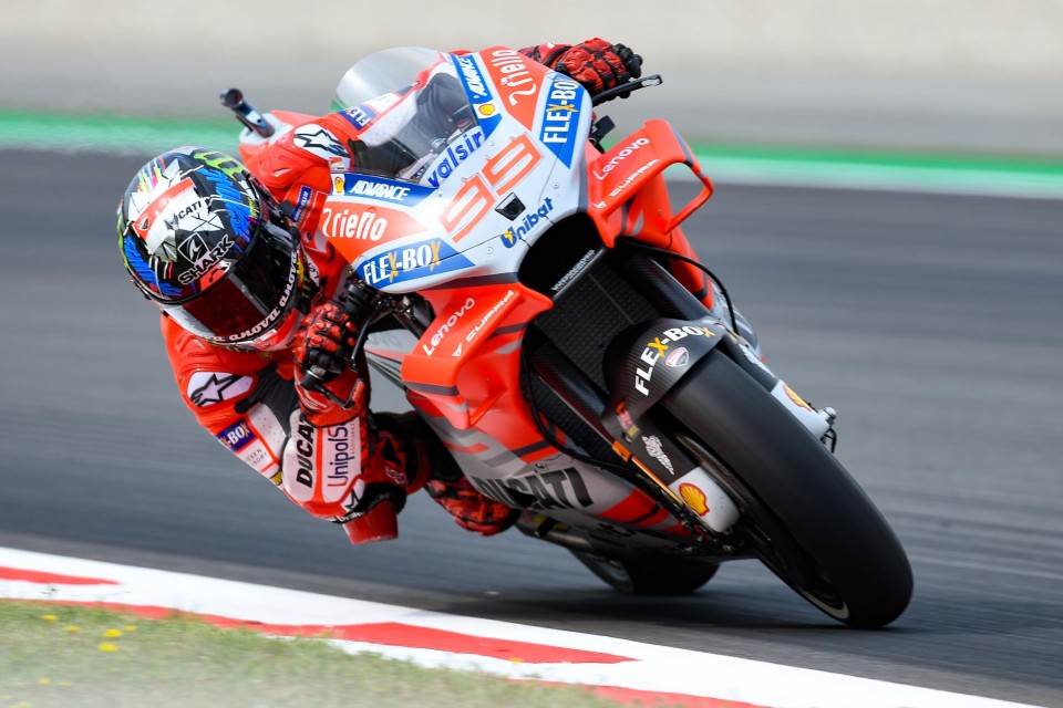 MotoGP: FP2: Lorenzo alza la voce, Iannone insegue 