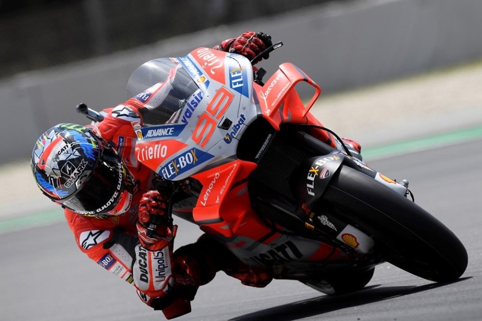 MotoGP: Barcellona: Lorenzo non si ferma, Dovizioso a terra