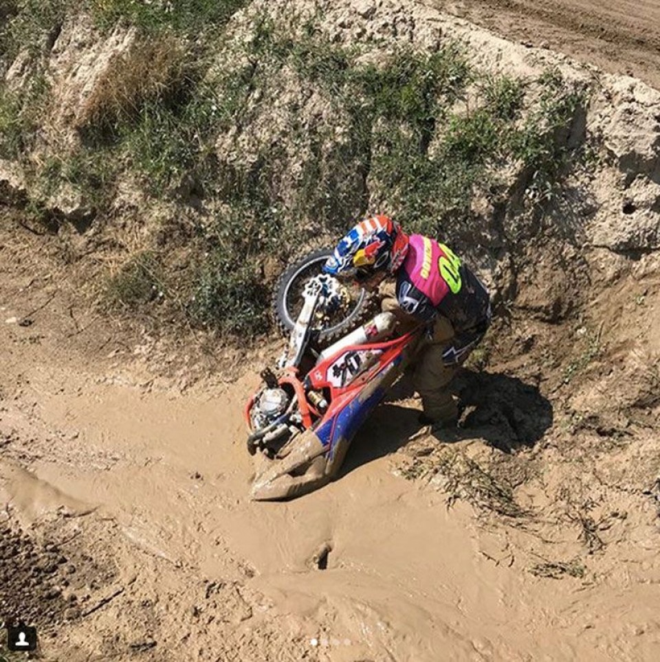 MotoGP: Dovizioso in the "quicksand" with his MX bike MotoGP: Dovizioso in the "quicksand" with his MX bike