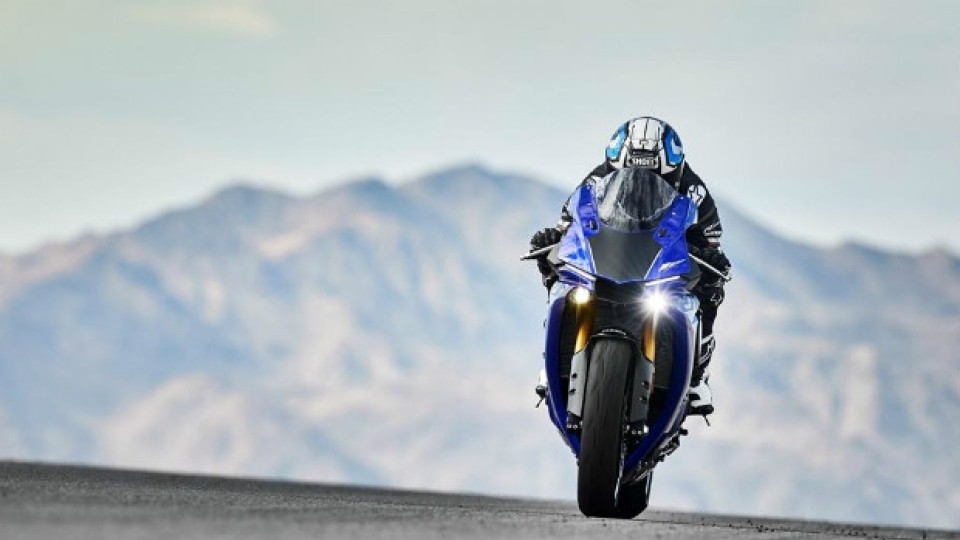 Moto - News: Yamaha, la R1 compie 20 anni