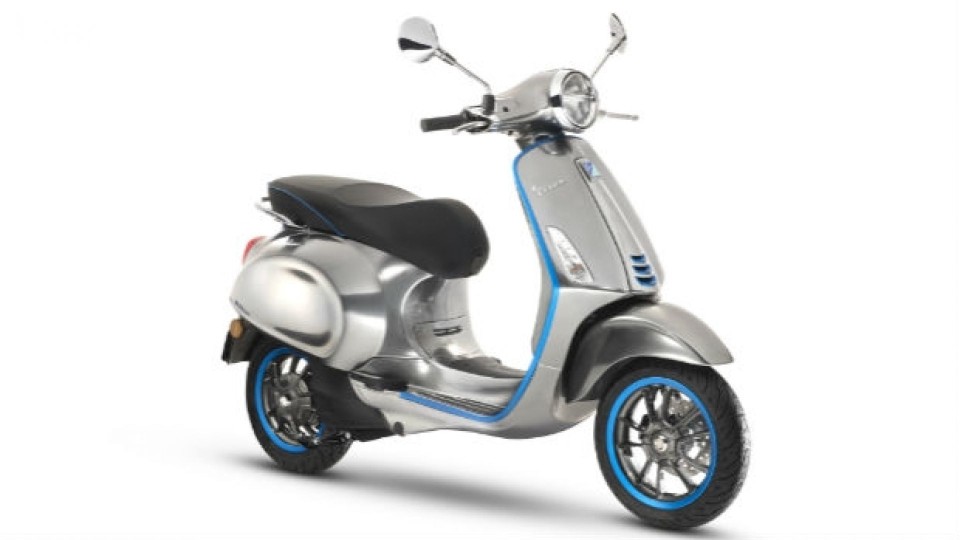 Moto - News: Vespa, ad ottobre arriva Elettrica