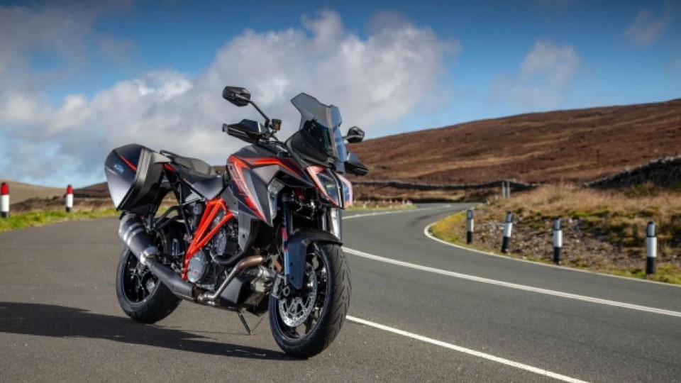 Moto - News: KTM 1290 Super Duke GT sulle strade del TT [VIDEO]