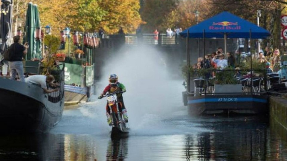 Moto - News: Robbie Maddison, con la moto sull’acqua [VIDEO]