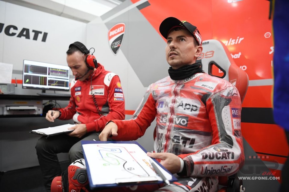 MotoGP: Lorenzo: "My hand is worse than I thought"