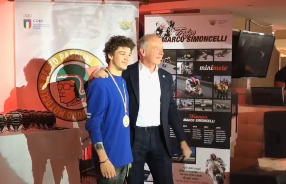 Moto2: Trofeo Simoncelli: medaglia ad honorem per Marco Bezzecchi 